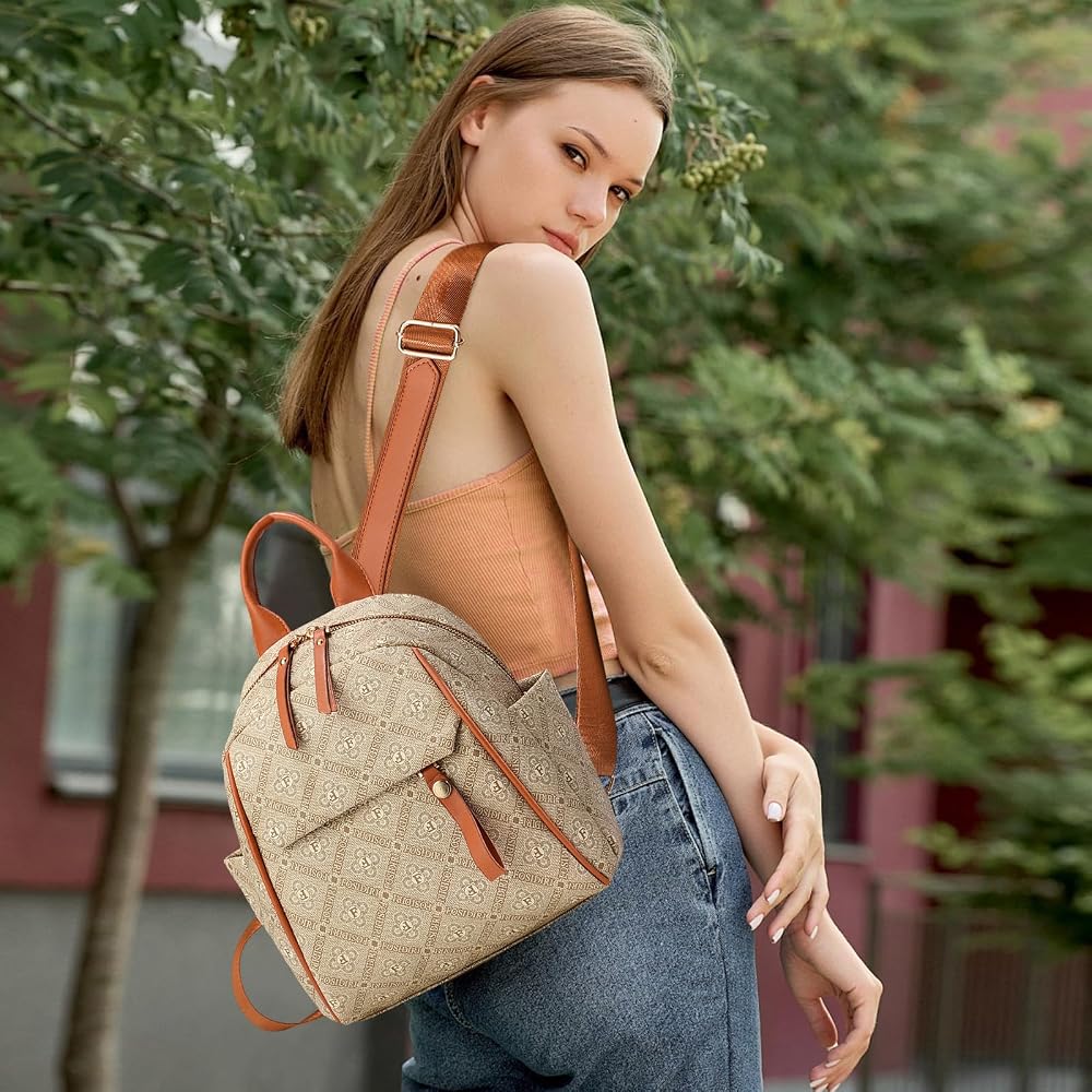 borsa-zaino-donna-473zxq-1.jpg NICOLE & DORIS Borsa Zaino Piccolo Zaino Donna Leggero Elegante Zaini Mini in PU Pelle Daypack Zainetto da Viaggio per lo Shopping Beige Motivo : Amazon.it: Moda - immagine 1