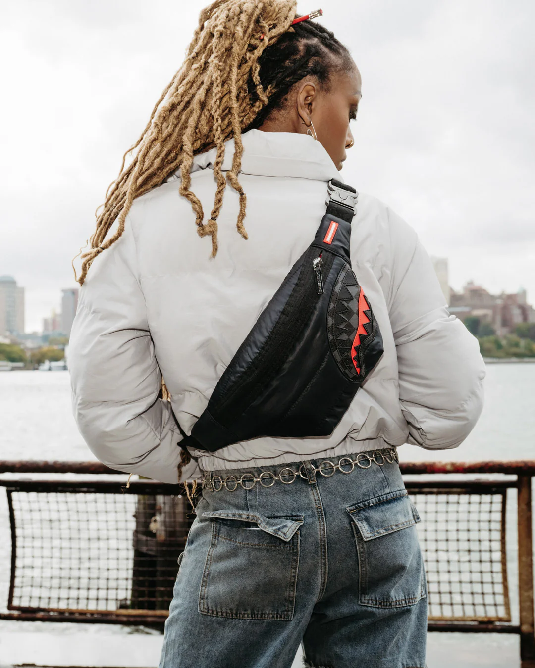 marsupio-sprayground-824dyn.webp Sprayground Marsupio Black Puffer Grey Check Savvy Crossbody - immagine 1