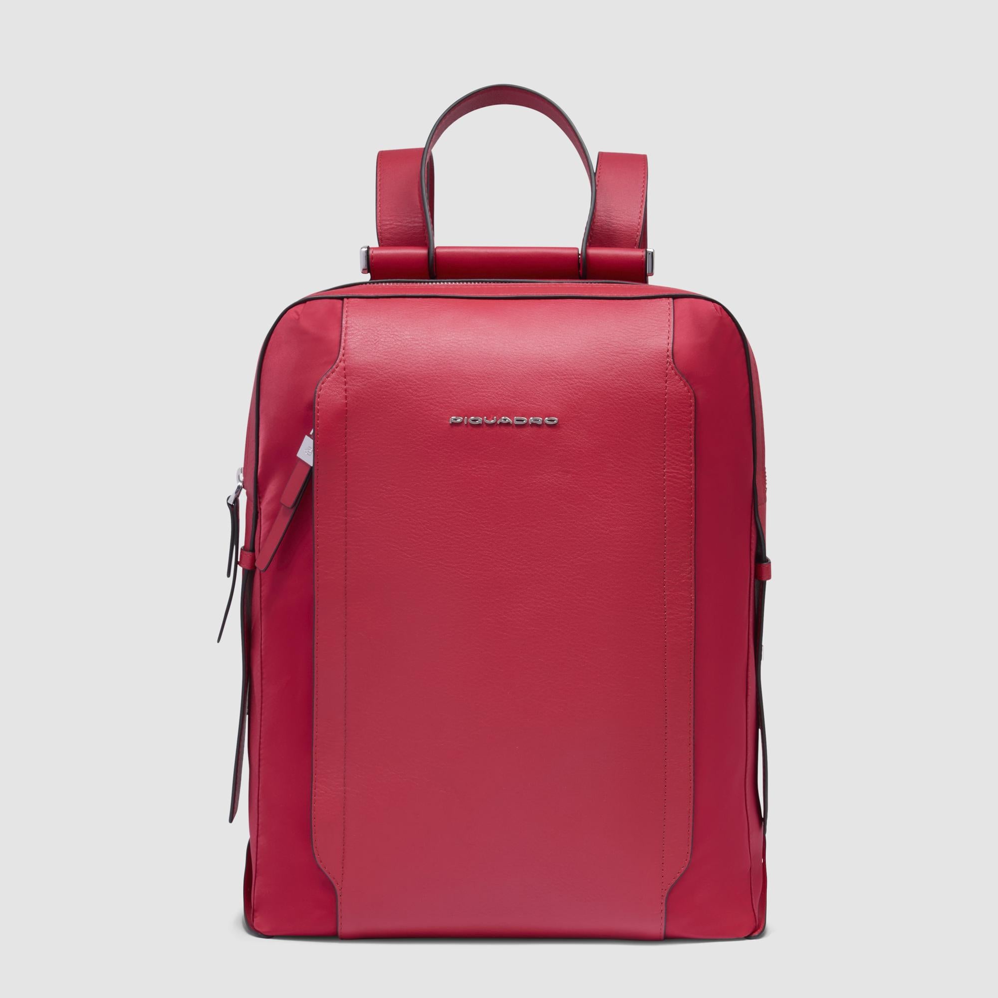 zaino-piquadro-donna-029qyi-1.jpg Zaino Donna Piquadro Porta Computer 14 In Pelle e Tessuto Lyra Rosso a 220.00 - immagine 1