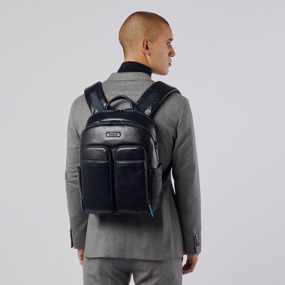 zaino-uomo-piquadro-172zms-1.jpg PIQUADRO Zaino Uomo in Pelle Blu con Porta IPad Linea Blue Square CA5574B2V - immagine 1